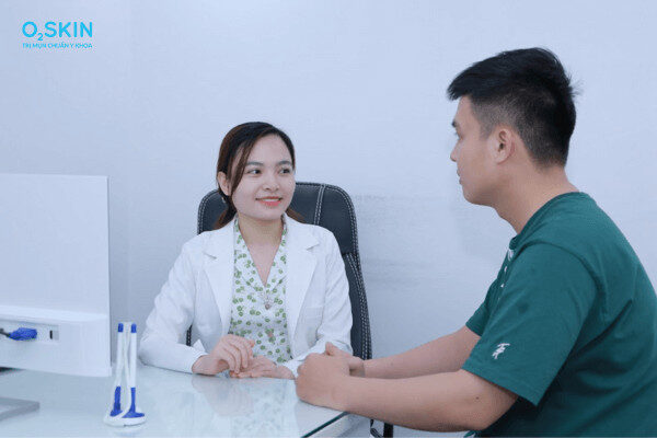 alt text: Hình ảnh minh họa thăm khám da liễu
