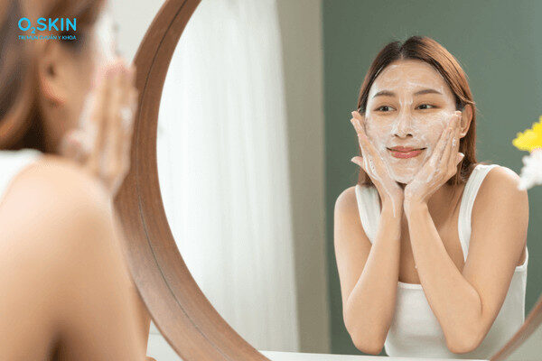 Chăm sóc da nhạy cảm đúng cách bằng việc làm sạch, dưỡng ẩm và sử dụng kem chống nắng hàng ngày để giúp bảo vệ làn da tối ưu.