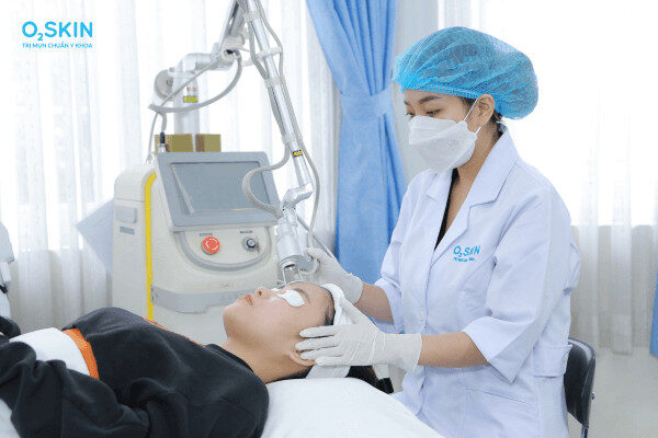 Điều trị mụn trứng cá đỏ bằng laser